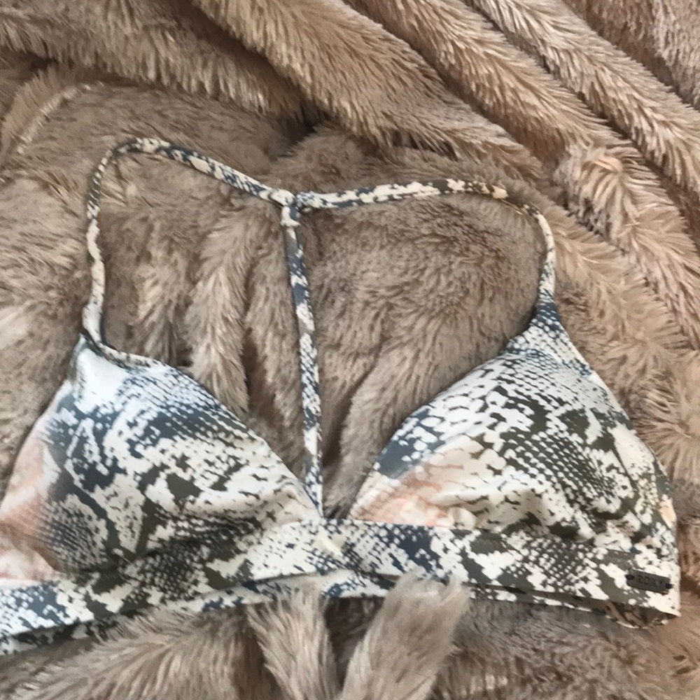 Reversible roxy bikini top
